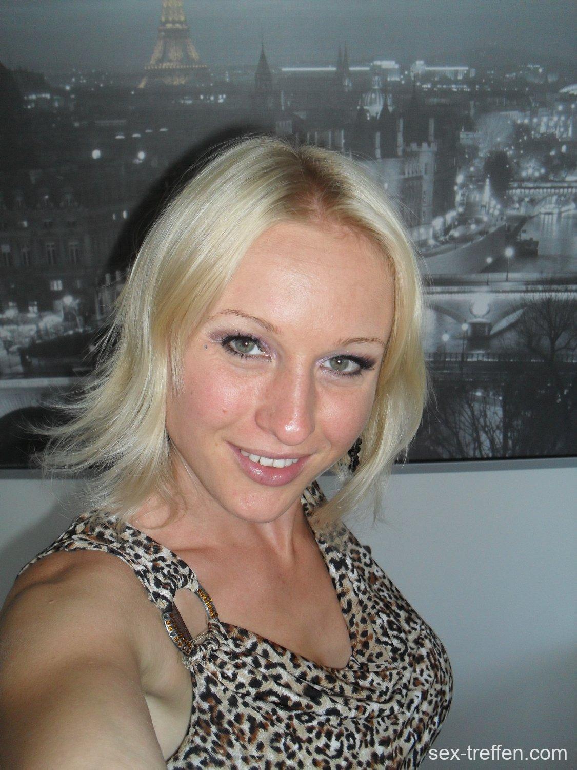 Einfach mal unkompliziert treffen und zwanglosen Sex haben Unkomplizierte Blondine 29 Jahre treffen